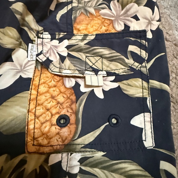 Tommy Bahama Floral Pineapple Relax Swim Shorts- Medium - Picture 8 of 10
